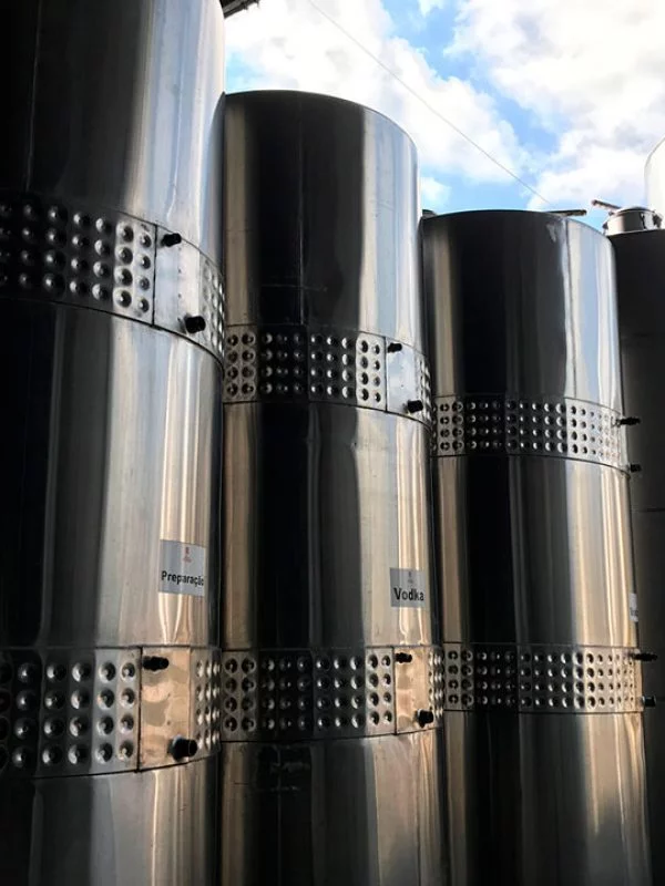 industria-dialcool-tanques