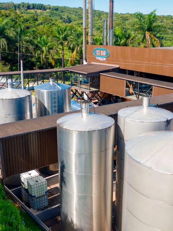 industria-dialcool-tanques-alcool